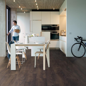 ЛАМИНАТ QUICK-STEP CLASSIC CLM1383 ДУБ СТАРИННЫЙ ТЕМНЫЙ